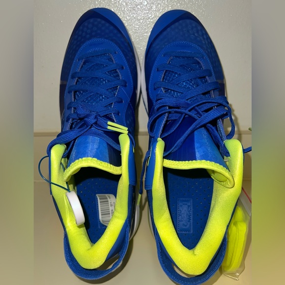 Nike Lebron 8 V/2 Low Blue & Volt Sneakers, Size 15 - Picture 8 of 13